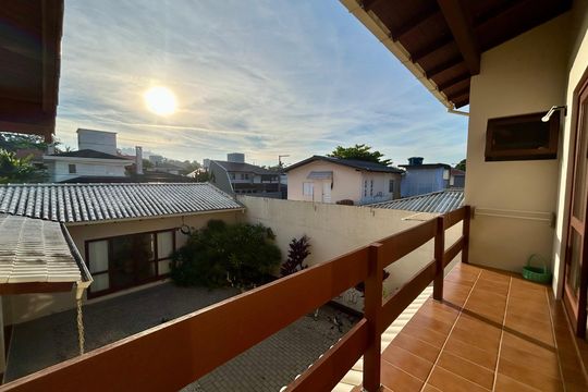 Casa para alugar com 5 quartos, 391m² em Santa Monica, Florianópolis