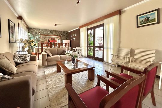 Sala de casa para alugar com 5 quartos, 391m² em Santa Monica, Florianópolis