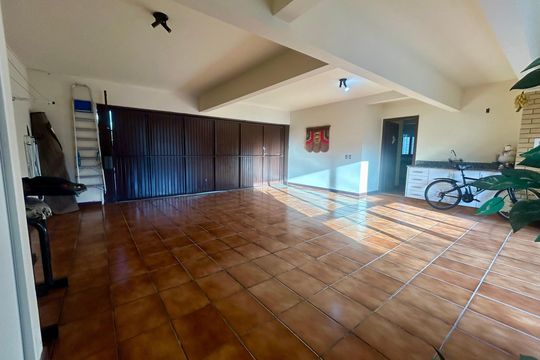 Garagem de casa para alugar com 5 quartos, 391m² em Santa Monica, Florianópolis