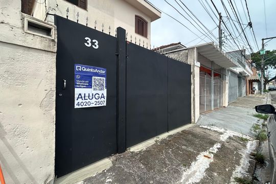 Fachada de casa para alugar com 3 quartos, 125m² em Vila Marari, São Paulo