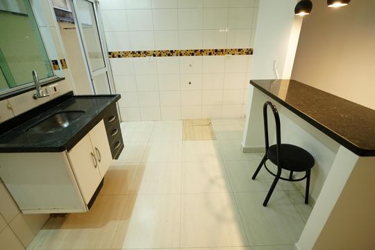 Cozinha de apartamento à venda com 2 quartos, 50m² em Jardim Bom Pastor, Santo André