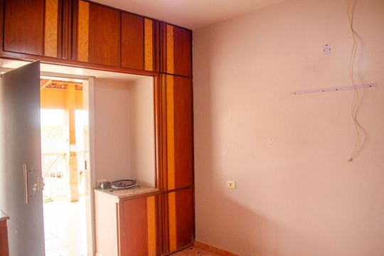 Casa para alugar com 6 quartos, 457m² em Setor Urias Magalhães, Goiânia