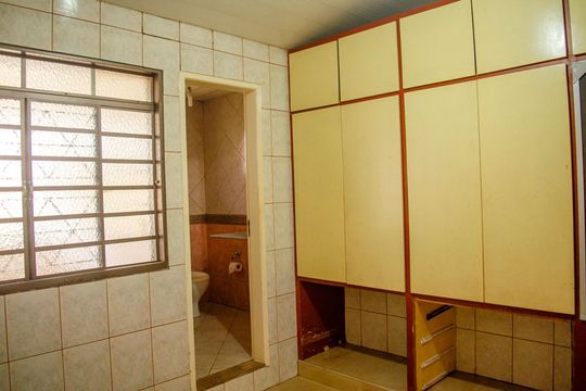 Casa para alugar com 6 quartos, 457m² em Setor Urias Magalhães, Goiânia
