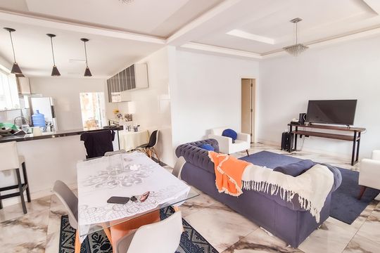 Casa para alugar com 5 quartos, 600m² em Vila da Penha, Rio de Janeiro