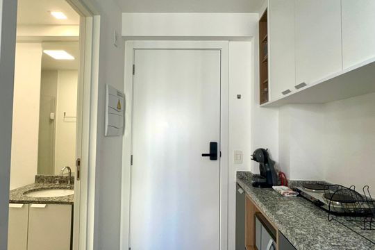 Cozinha de kitnet/studio à venda com 1 quarto, 21m² em Jardim Paulista, São Paulo