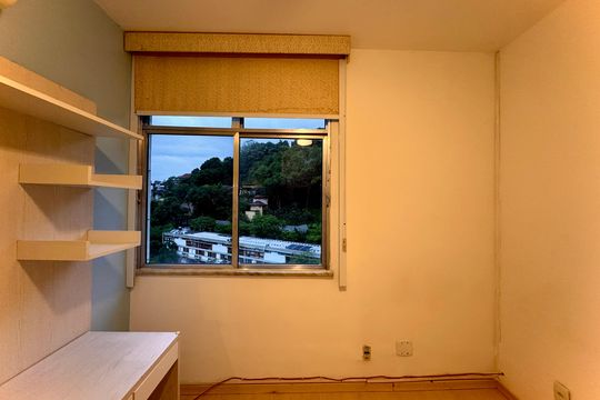Quarto de apartamento à venda com 2 quartos, 70m² em Laranjeiras, Rio de Janeiro
