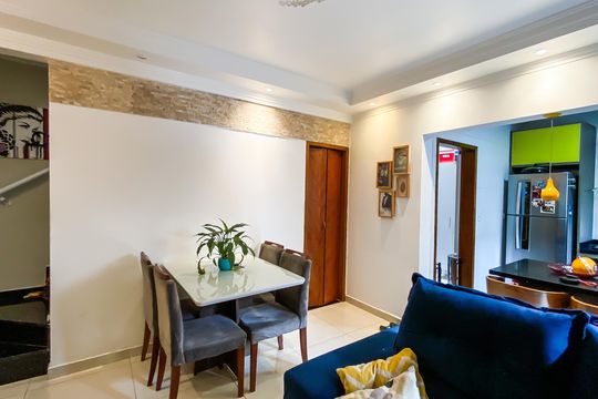 Sala  de casa à venda com 2 quartos, 68m² em Vila Lais, São Paulo