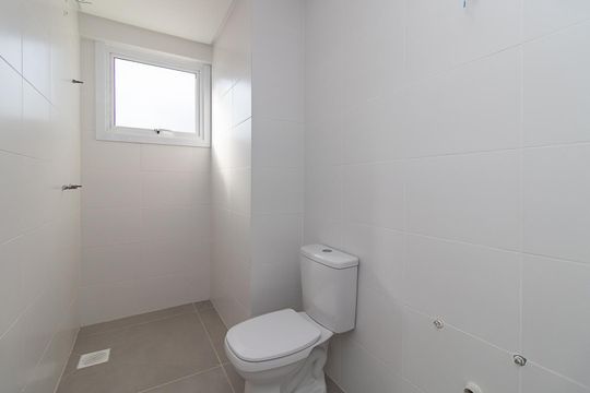 Banheiro de apartamento à venda com 3 quartos, 86m² em Menino Deus, Porto Alegre