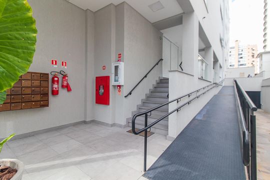 Área comum de apartamento à venda com 1 quarto, 44m² em Menino Deus, Porto Alegre