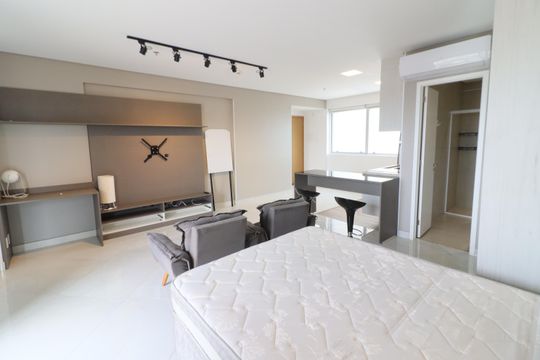 Sala/Quarto de apartamento para alugar com 1 quarto, 46m² em Centro, Osasco