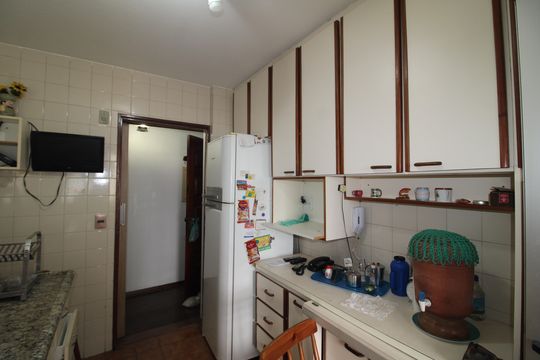Cozinha de apartamento à venda com 2 quartos, 72m² em Vila Amélia, São Paulo
