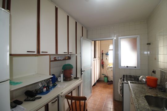 Cozinha de apartamento à venda com 2 quartos, 72m² em Vila Amélia, São Paulo