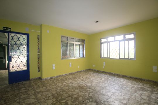 Sala de casa à venda com 5 quartos, 220m² em Vila Monumento, São Paulo