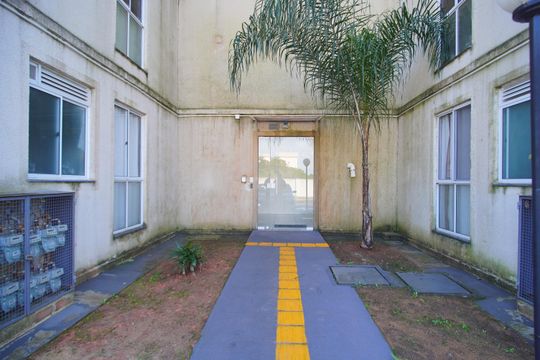 Entrada de apartamento à venda com 2 quartos, 45m² em Feitoria, São Leopoldo
