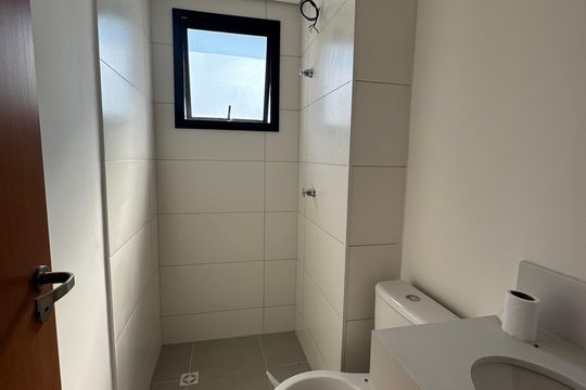 Banheiro de apartamento à venda com 2 quartos, 38m² em Centro, Osasco