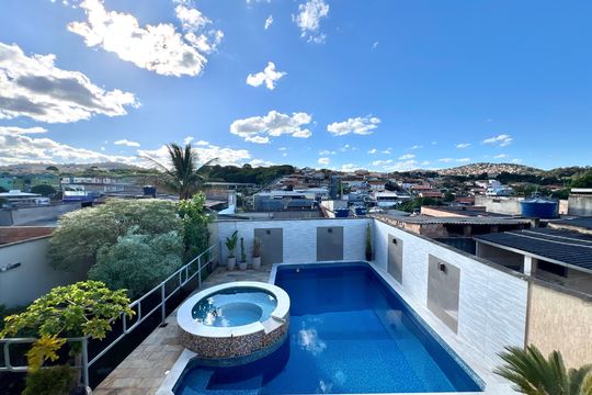 Vista da Sacada de casa à venda com 3 quartos, 320m² em São Benedito, Belo Horizonte