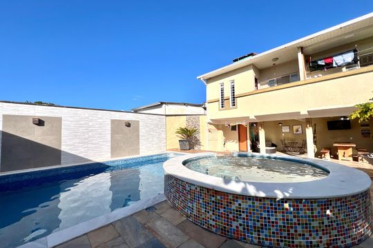Piscina de casa à venda com 3 quartos, 320m² em São Benedito, Belo Horizonte