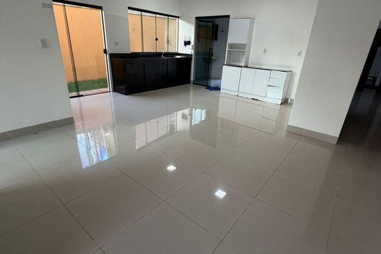 Casa para alugar com 4 quartos, 400m² em Vila Brasilia, Goiânia