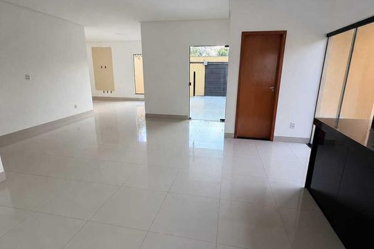 Sala de casa para alugar com 4 quartos, 400m² em Vila Brasilia, Goiânia