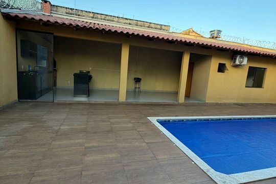 Piscina de casa para alugar com 4 quartos, 400m² em Vila Brasilia, Goiânia