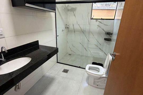 Banheiro de casa para alugar com 4 quartos, 400m² em Vila Brasilia, Goiânia