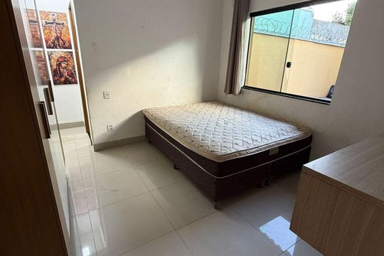 Quarto de casa para alugar com 4 quartos, 400m² em Vila Brasilia, Goiânia