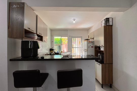 Cozinha de casa de condomínio à venda com 2 quartos, 60m² em Recreio dos Bandeirantes, Rio de Janeiro