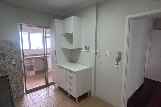 Cozinha de apartamento à venda com 3 quartos, 75m² em Vila Gertrudes, São Paulo