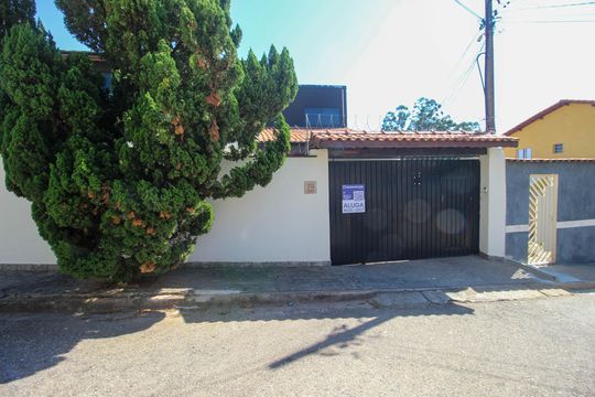 Fachada de casa para alugar com 4 quartos, 250m² em Jardim Simus, Sorocaba