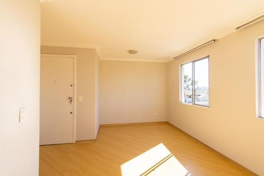 Sala de apartamento para alugar com 2 quartos, 67m² em Novo Mundo, Curitiba