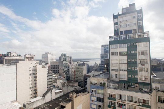 Quarto 1 Vista de apartamento à venda com 3 quartos, 135m² em Centro Histórico, Porto Alegre