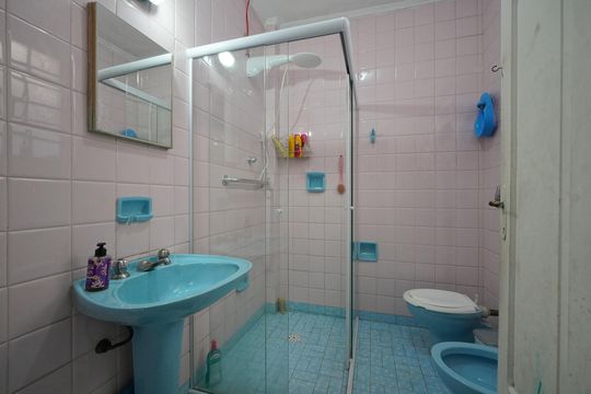Banheiro de casa à venda com 2 quartos, 250m² em Cambuci, São Paulo