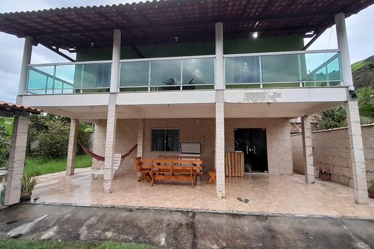Fachada interna de casa para alugar com 4 quartos, 500m² em Camburi, Maricá