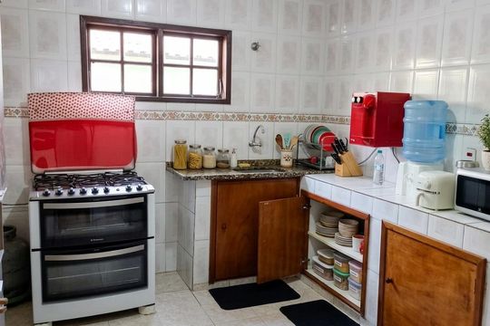 Cozinha de casa para alugar com 4 quartos, 500m² em Camburi, Maricá