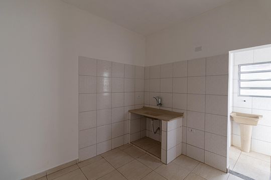 Cozinha de casa para alugar com 1 quarto, 416m² em Vila Paranagua, São Paulo