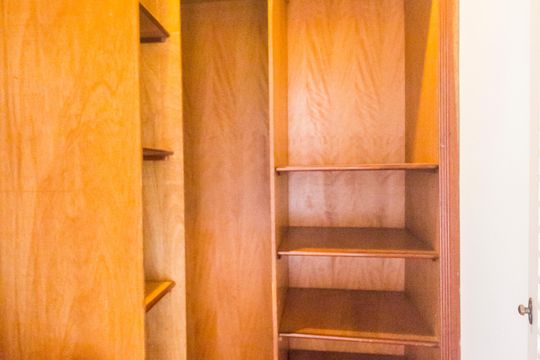 Closet da suíte de casa de condomínio para alugar com 4 quartos, 380m² em Chacara Santa Lucia dos Ypes, Carapicuíba
