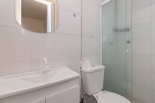 Banheiro de apartamento para alugar com 1 quarto, 40m² em Centro Histórico, Porto Alegre