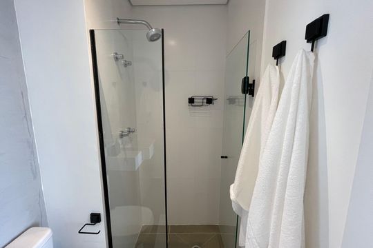 Banheiro de kitnet/studio para alugar com 1 quarto, 37m² em Butantã, São Paulo