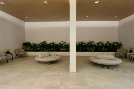 Hall de entrada de kitnet/studio para alugar com 1 quarto, 27m² em Pinheiros, São Paulo
