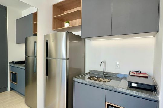 Cozinha de kitnet/studio para alugar com 1 quarto, 27m² em Pinheiros, São Paulo