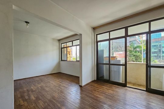 Apartamento à venda com 4 quartos, 110m² em Lourdes, Belo Horizonte