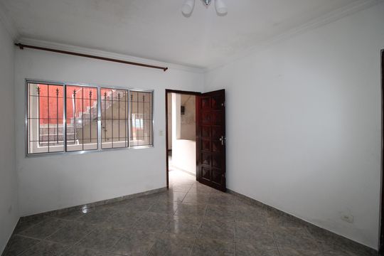 Sala de casa para alugar com 2 quartos, 180m² em Núcleo Carvalho de Araujo, São Paulo