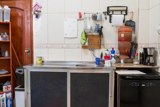 Cozinha de apartamento à venda com 1 quarto, 65m² em Grajaú, Rio de Janeiro