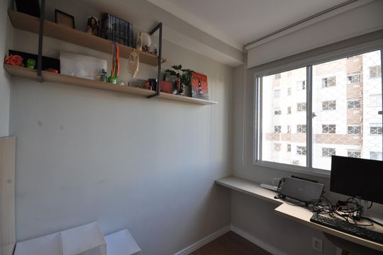 Quarto 2 de apartamento à venda com 2 quartos, 35m² em Parque Vitoria, São Paulo