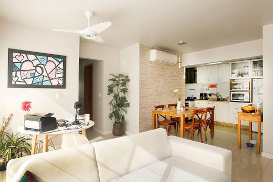 Sala de apartamento à venda com 3 quartos, 88m² em Santana, Porto Alegre