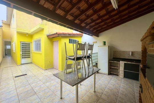 Quintal de casa para alugar com 2 quartos, 250m² em Jardim Santa Lidia, Guarulhos