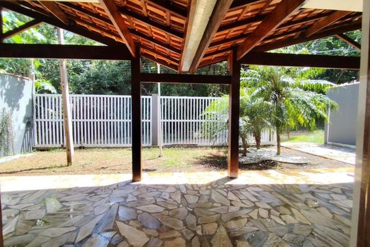 Área externa de casa à venda com 6 quartos, 550m² em Recanto Maravilha III, 