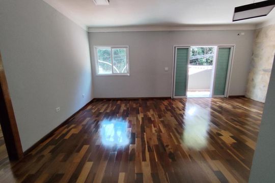 Sala de casa à venda com 6 quartos, 550m² em Recanto Maravilha III, 