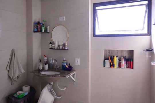 Banheiro  de apartamento à venda com 2 quartos, 75m² em Jardim Celeste, São Paulo