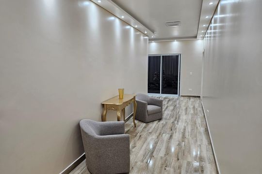 Hall íntimo de casa de condomínio à venda com 5 quartos, 978m² em Residencial Tambore, Barueri